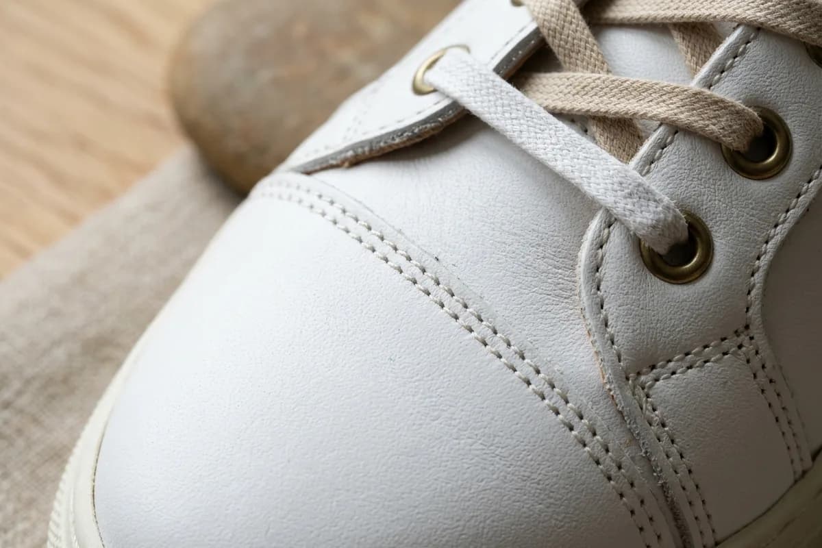 Even, tight stitching on the upper